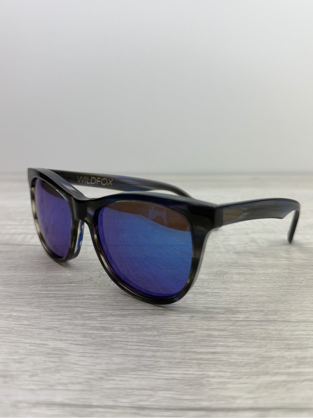 Wildfox Catfarer Sunglasses Blue Mirror Lenses - Picture 5 of 13